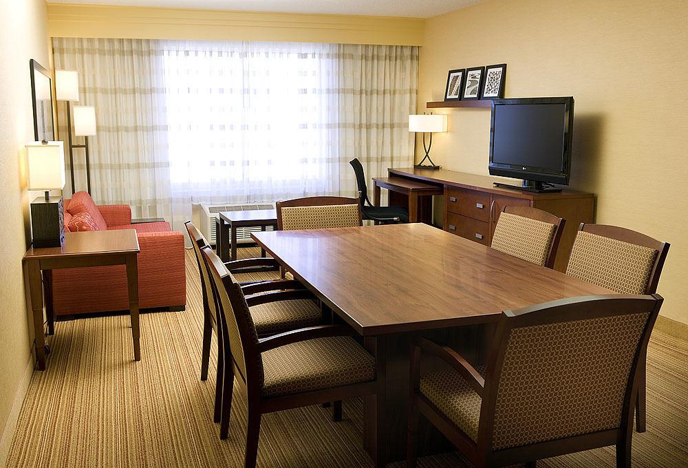 Courtyard By Marriott Denver Airport Exterior foto