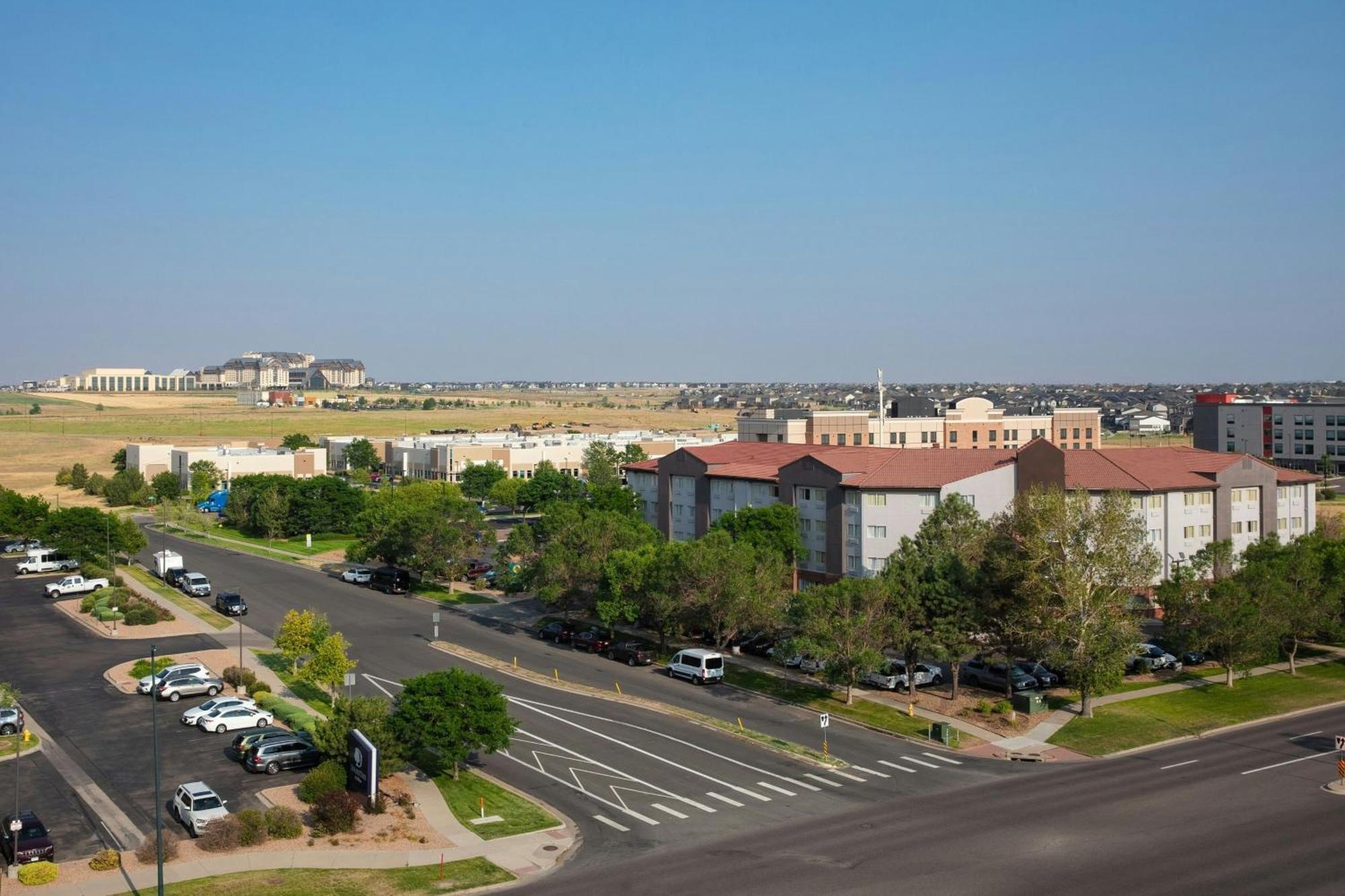 Courtyard By Marriott Denver Airport Exterior foto