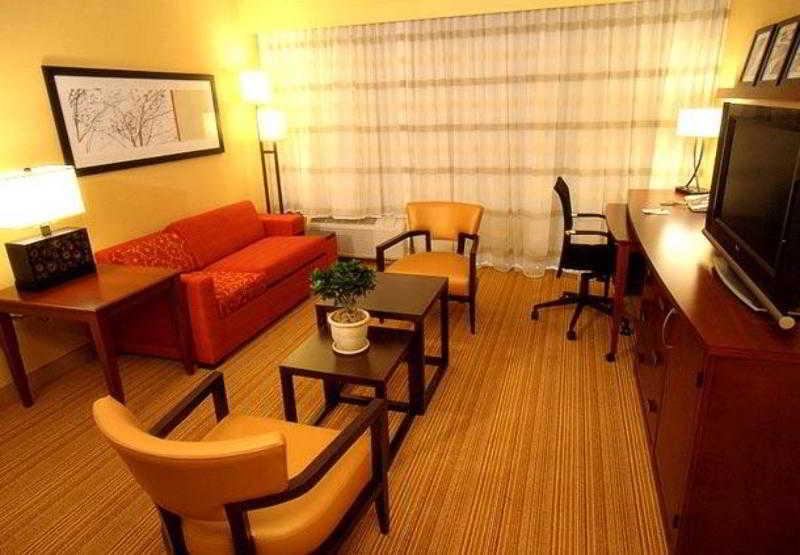 Courtyard By Marriott Denver Airport Habitación foto